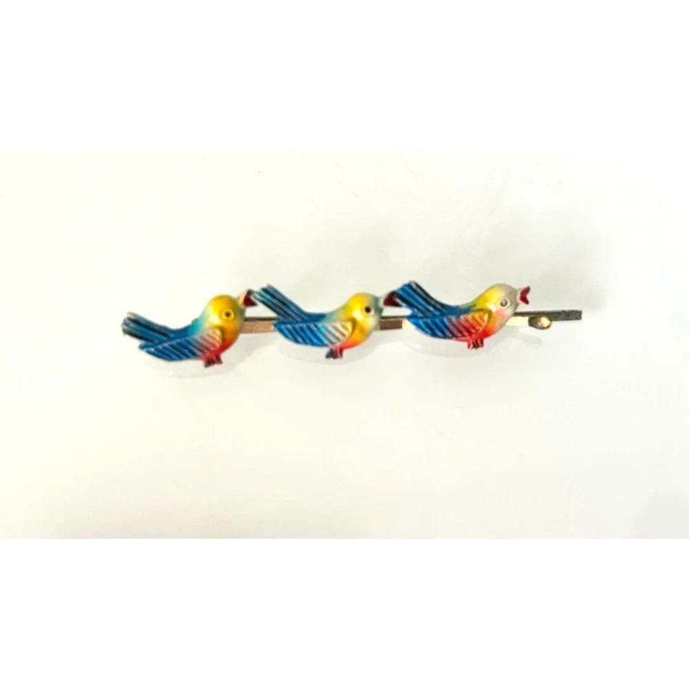 The Unbranded Brand vintage enameled